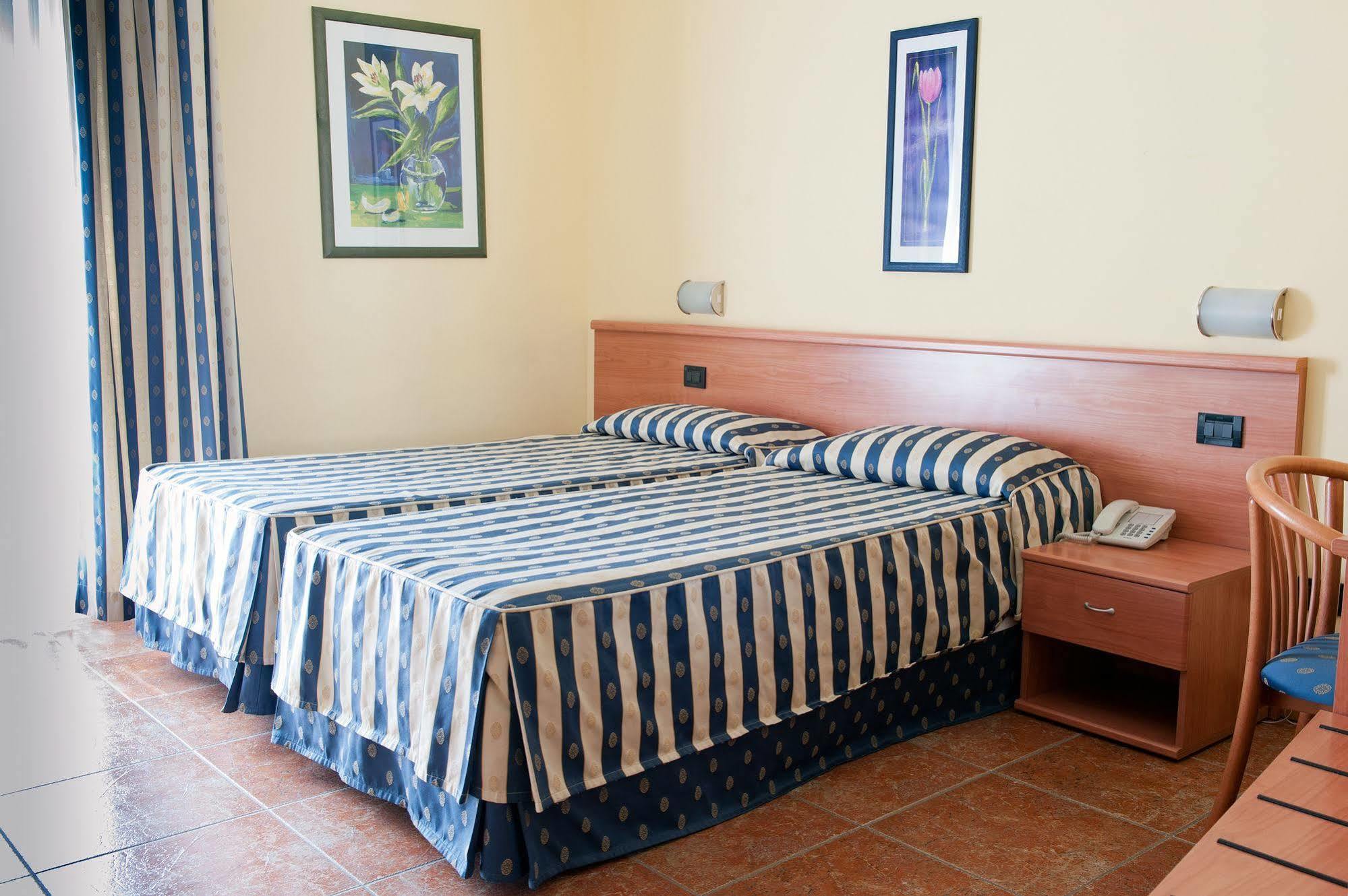 Hotel Blue Ribbon Vercelli Exterior foto
